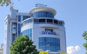 Sky View Hotel Korce Exterior photo