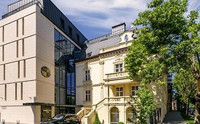 Hotel Maestral à Lviv Exterior photo