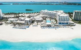 Wyndham Alltra Cancun All Inclusive Resort Exterior photo