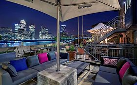 Hôtel Doubletree By Hilton London - Docklands Riverside Exterior photo