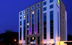 Holiday Inn Express London - Watford Junction By Ihg Exterior photo