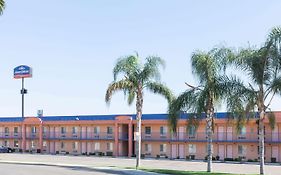 Hotel Howard Johnson By Wyndham Bakersfield Exterior photo