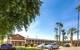 Howard Johnson By Wyndham Scottsdale Old Town Exterior photo