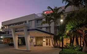 Hilton Garden Inn Miami Brickell South Exterior photo