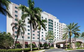 Hotel Doubletree By Hilton Sunrise - Sawgrass Mills Exterior photo