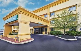 La Quinta Inn By Wyndham Toledo Perrysburg Exterior photo