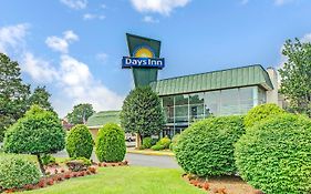 Days Inn By Wyndham Arlington/Washington Dc Exterior photo