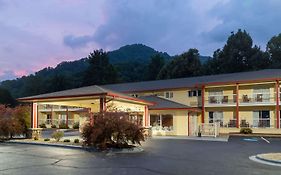 Hotel Ramada By Wyndham Maggie Valley Exterior photo