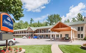 Howard Johnson By Wyndham Traverse City Exterior photo