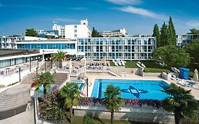 Hotel Zorna Plava Laguna Poreč Exterior photo