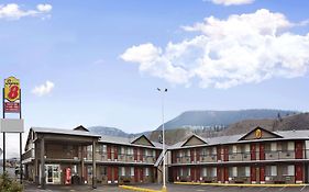 Motel Super 8 By Wyndham Kamloops East Exterior photo