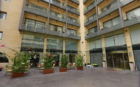 Hotel Ramada By Wyndham Downtown Beyrouth Exterior photo