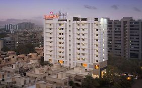 Hôtel Ramada Ahmedabad Exterior photo