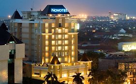 Novotel Semarang Exterior photo