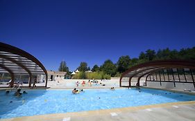 Hotel Terres de France - Les Hameaux des Lacs à Monclar-de-Quercy Exterior photo