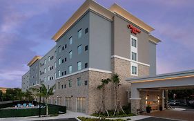 Hampton Inn Miami Airport East Exterior photo