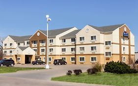 Hotel Baymont By Wyndham Salina Exterior photo