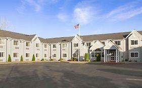 Microtel Inn By Wyndham Albany Airport Latham Exterior photo