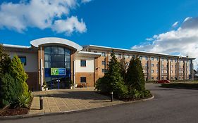 Holiday Inn Express Newport, An Ihg Hotel Exterior photo