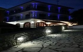 Thomas Art Hotel Pelekas Exterior photo