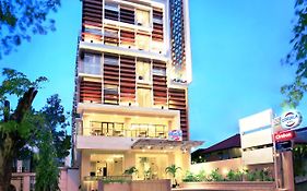 Cordela Hotel Cirebon Exterior photo