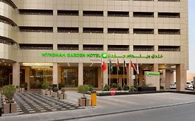 Hotel Wyndham Garden Manama Exterior photo