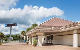 Travelodge By Wyndham Deltona Exterior photo