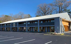 Hotel Super 8 By Wyndham Newport News Exterior photo