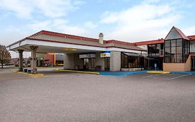 Days Inn By Wyndham Perrysburg Toledo Exterior photo