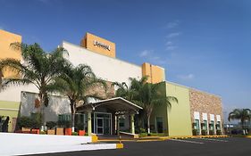 Staybridge Suites Querétaro Exterior photo