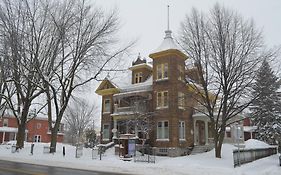 Bed and Breakfast Le 100 St-Laurent à Louiseville Exterior photo