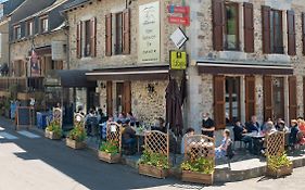 Logis Hôtel Les Coudercous Saint-Chély-dʼAubrac Exterior photo