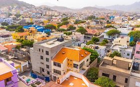 Simabo'S Backpackers' Hostel Mindelo Exterior photo