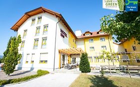 Hotel Bau Maribor Exterior photo