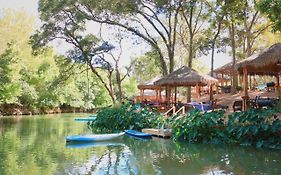 Hôtel Son'S Rio Cibolo - Glamping Cabin #L Brand New Waterfront Cabin With So Many Amenities à Marion Exterior photo