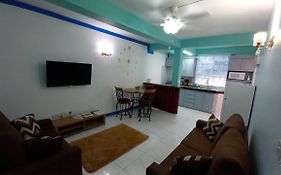 Appartement Cozy Vacation Retreat With Free Parking à Roseau Exterior photo