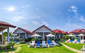 Hotel Langkawi Chantique à Pantai Cenang  Exterior photo