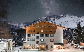 Hotel Alpensonne - Panoramazimmer&Restaurant Arosa Exterior photo