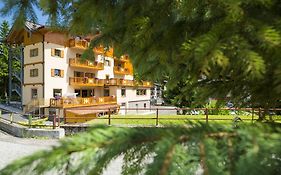 Hotel Relais San Giusto à Campitello di Fassa Exterior photo