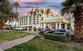 Holiday Inn Hotel & Suites Phoenix - Mesa / Chandler Exterior photo