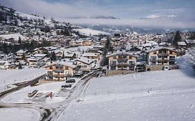 Avenida Panorama Suites Kaprun Exterior photo