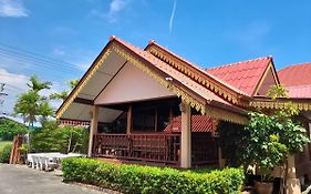 Hotel สุขทวีรีสอร์ท อ่าวมะนาว à Prachuap Khiri Khan Exterior photo