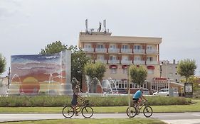 Hotel Silvia Empuriabrava Exterior photo