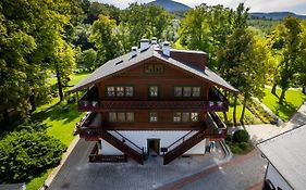 Hotel Dworzysko à Szczawno-Zdroj Exterior photo