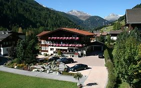 Hotel Haus Angela à Sankt Jakob in Defereggen Exterior photo