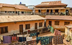 Chambres D'Hotes - Chez Mama Sedjro Porto-Novo Exterior photo