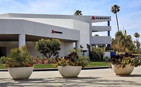 Hotel Ventura Beach Marriott Exterior photo