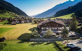 Hotel Brunnenhof Neustift im Stubaital Exterior photo