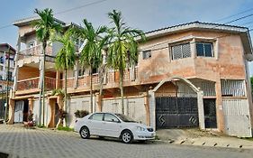 Appartement rue école Nal à Douala Exterior photo