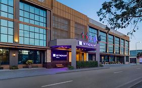 Hotel Wyndham Baku Exterior photo